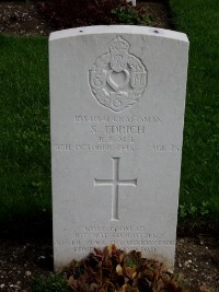 Klagenfurt War Cemetery - Edrich, Steward